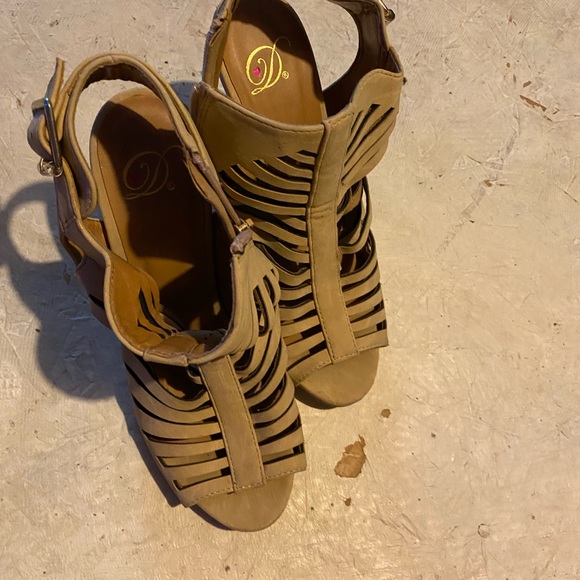 High heels - Picture 3 of 4